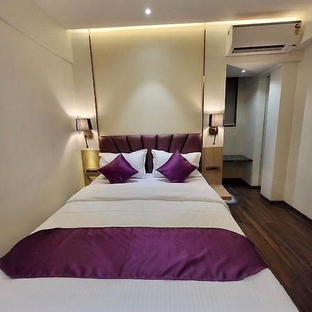 Vishal Hall Otel Mumbai Dış mekan fotoğraf