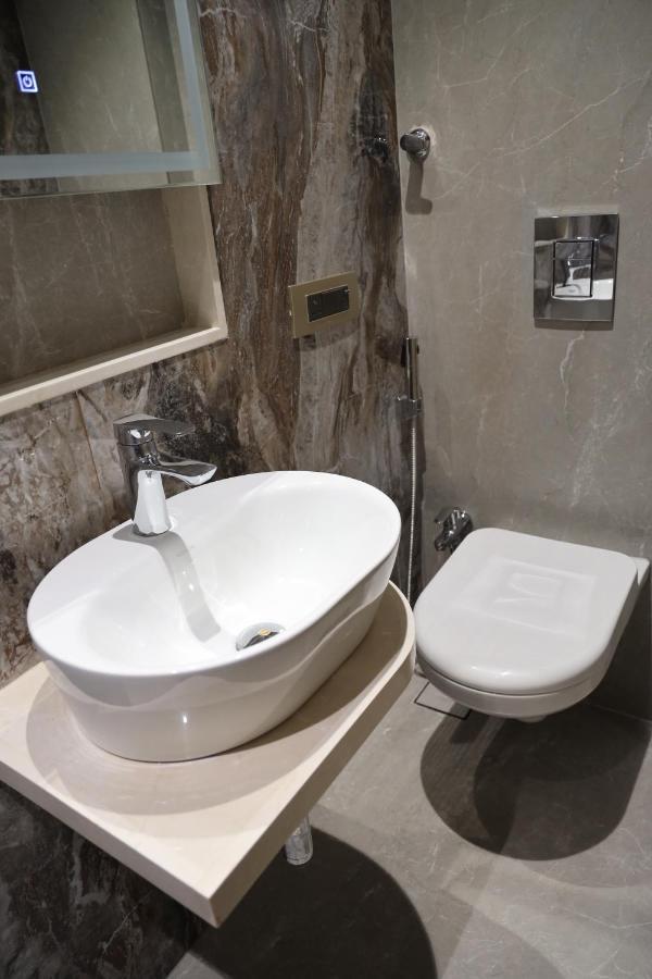 Vishal Hall Otel Mumbai Dış mekan fotoğraf