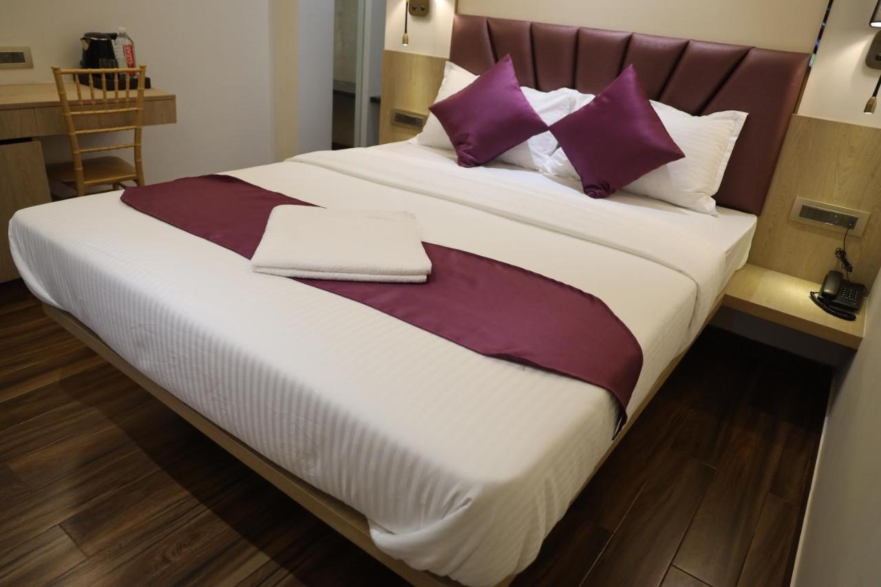 Vishal Hall Otel Mumbai Dış mekan fotoğraf