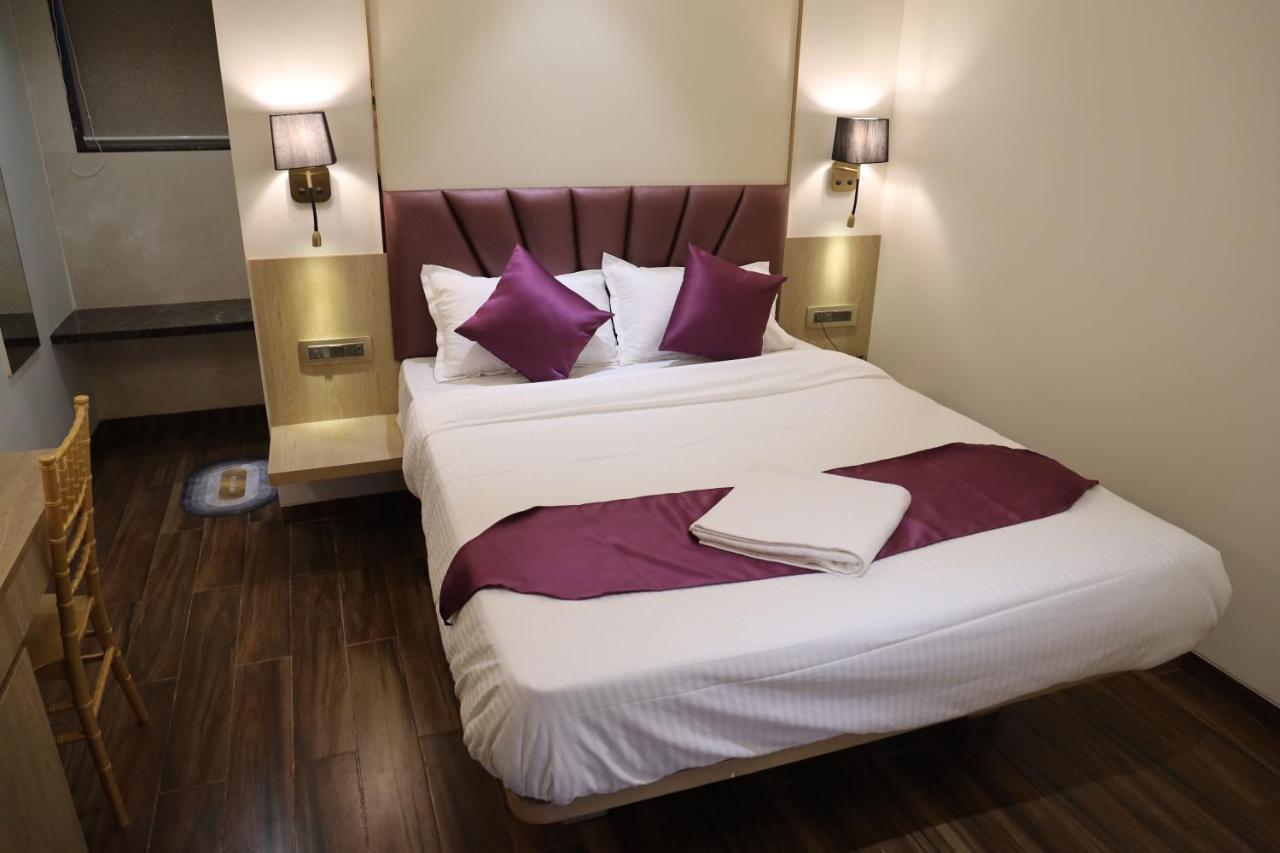 Vishal Hall Otel Mumbai Dış mekan fotoğraf