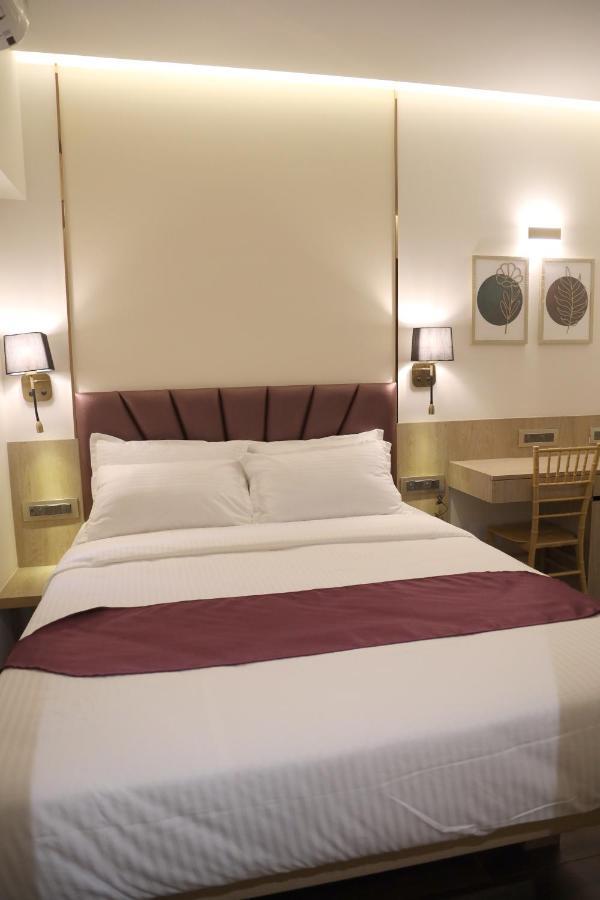 Vishal Hall Otel Mumbai Dış mekan fotoğraf