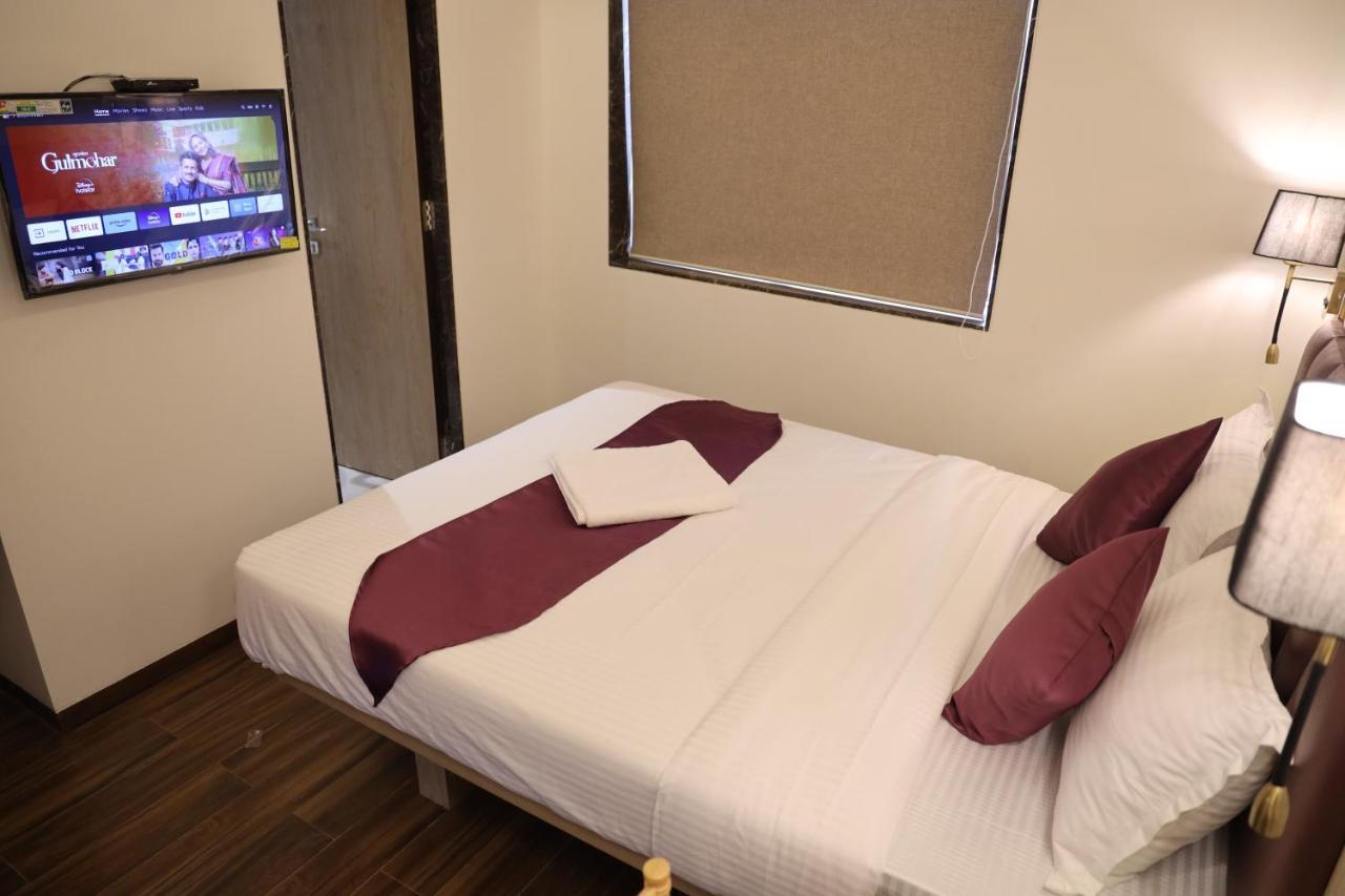 Vishal Hall Otel Mumbai Dış mekan fotoğraf