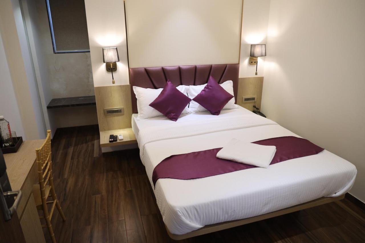 Vishal Hall Otel Mumbai Dış mekan fotoğraf