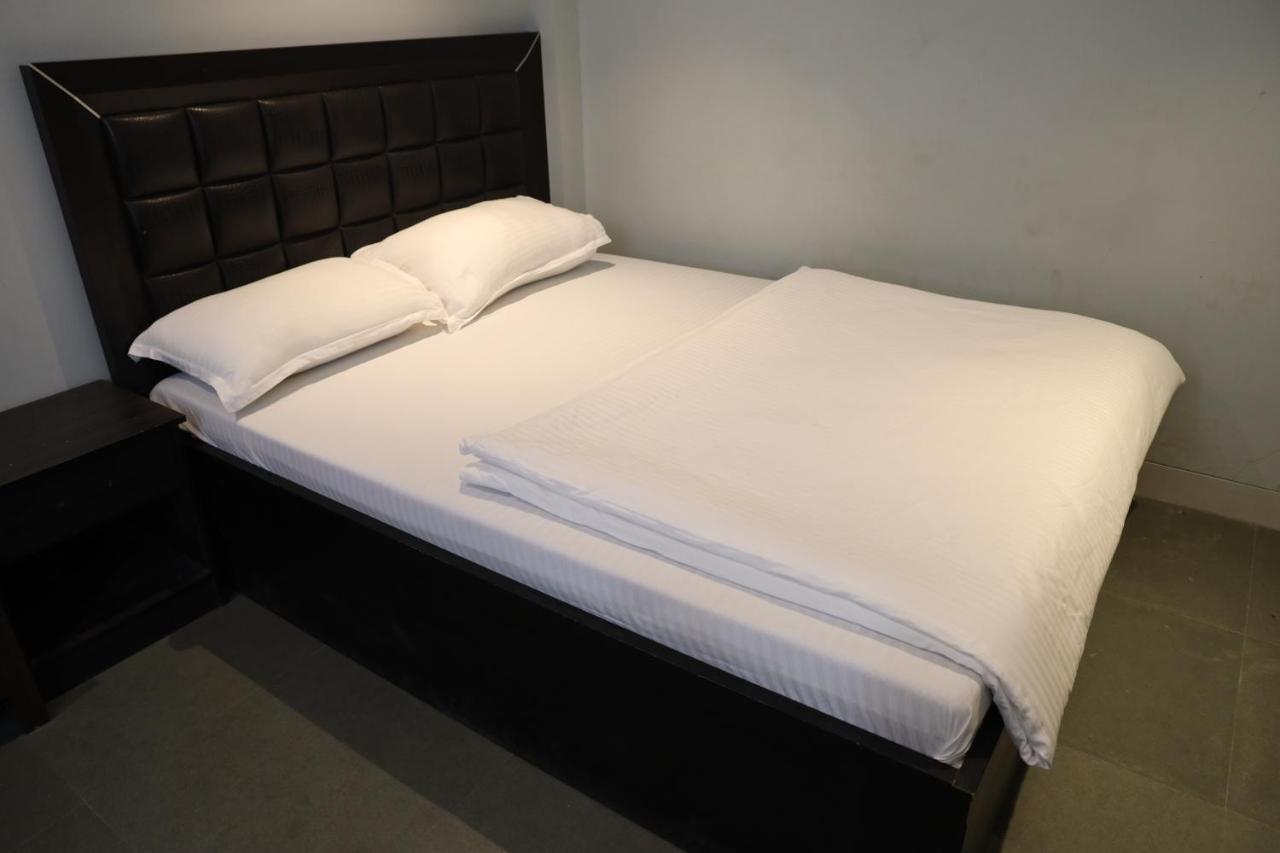 Vishal Hall Otel Mumbai Dış mekan fotoğraf