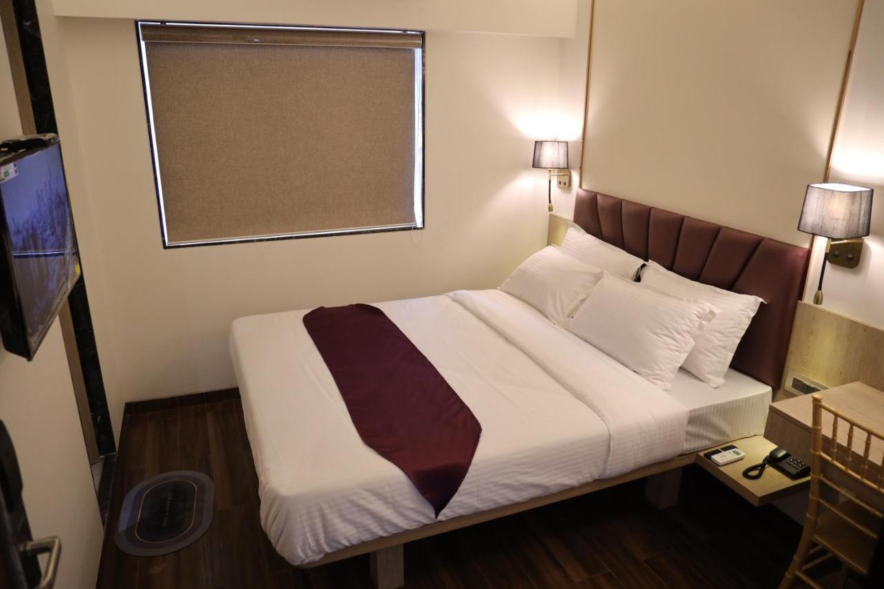 Vishal Hall Otel Mumbai Dış mekan fotoğraf