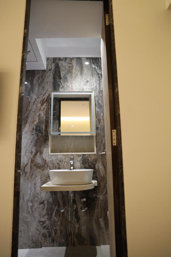 Vishal Hall Otel Mumbai Dış mekan fotoğraf