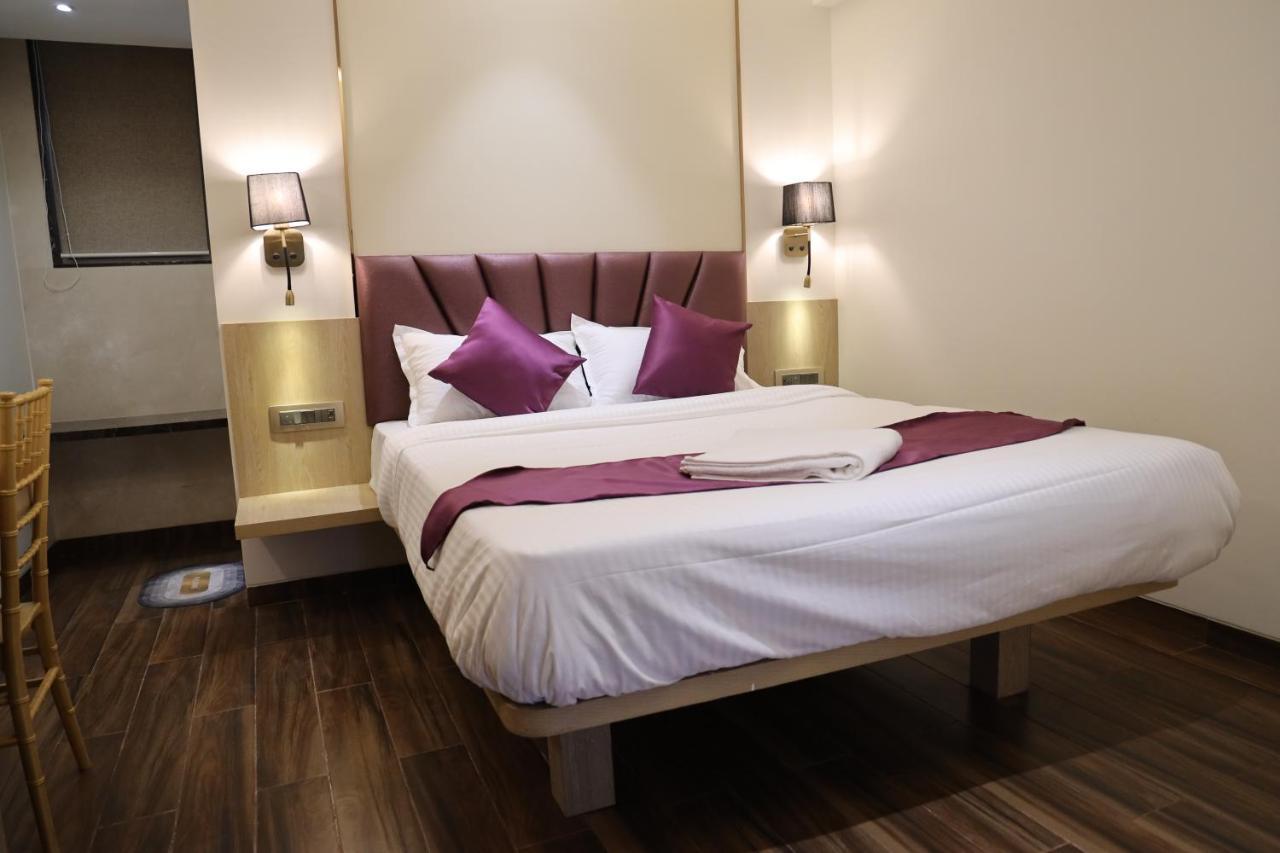 Vishal Hall Otel Mumbai Dış mekan fotoğraf
