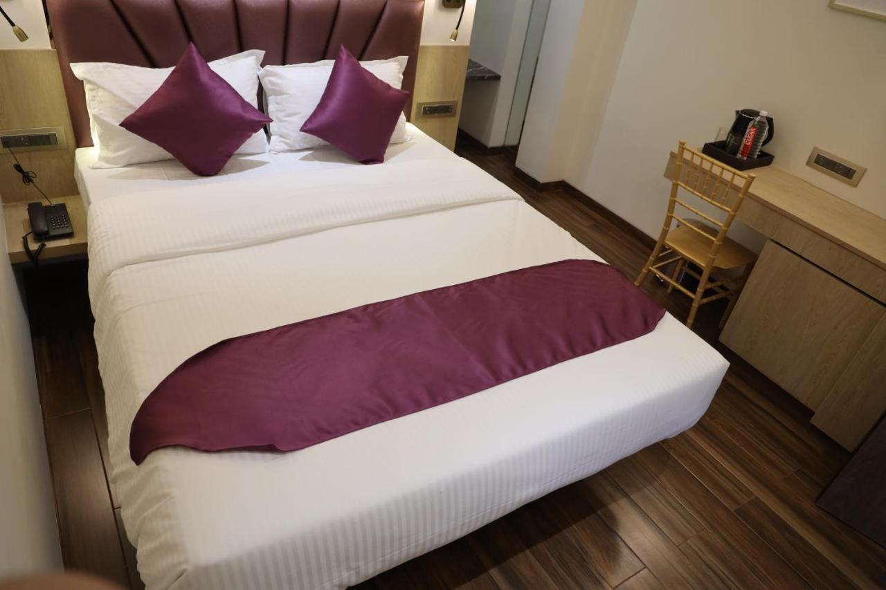 Vishal Hall Otel Mumbai Dış mekan fotoğraf